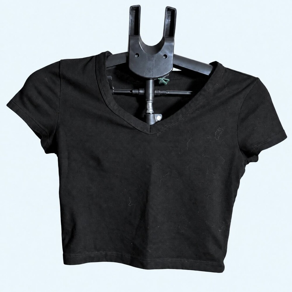 Wild Fable Black Cropped V-Neck T-Shirt — XS